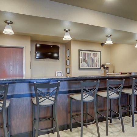 Cobblestone Inn & Suites - Oberlin ภายนอก รูปภาพ