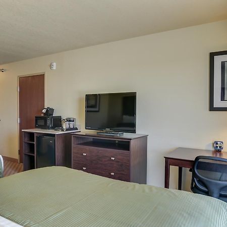 Cobblestone Inn & Suites - Oberlin ภายนอก รูปภาพ