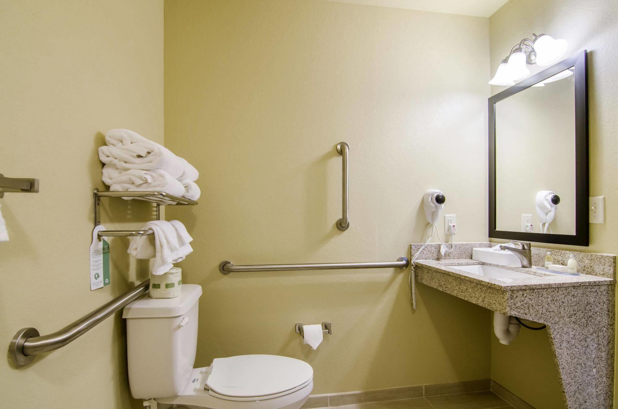 Cobblestone Inn & Suites - Oberlin ภายนอก รูปภาพ