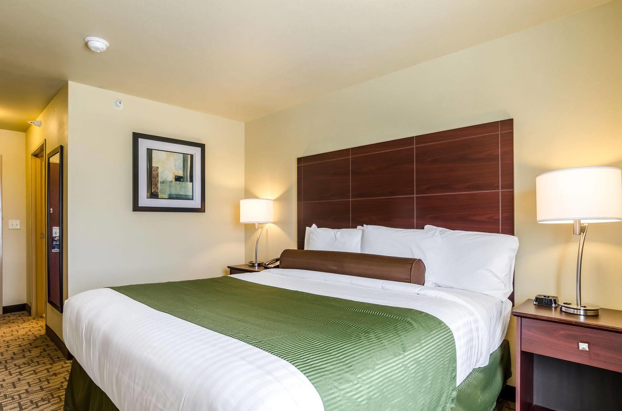 Cobblestone Inn & Suites - Oberlin ภายนอก รูปภาพ