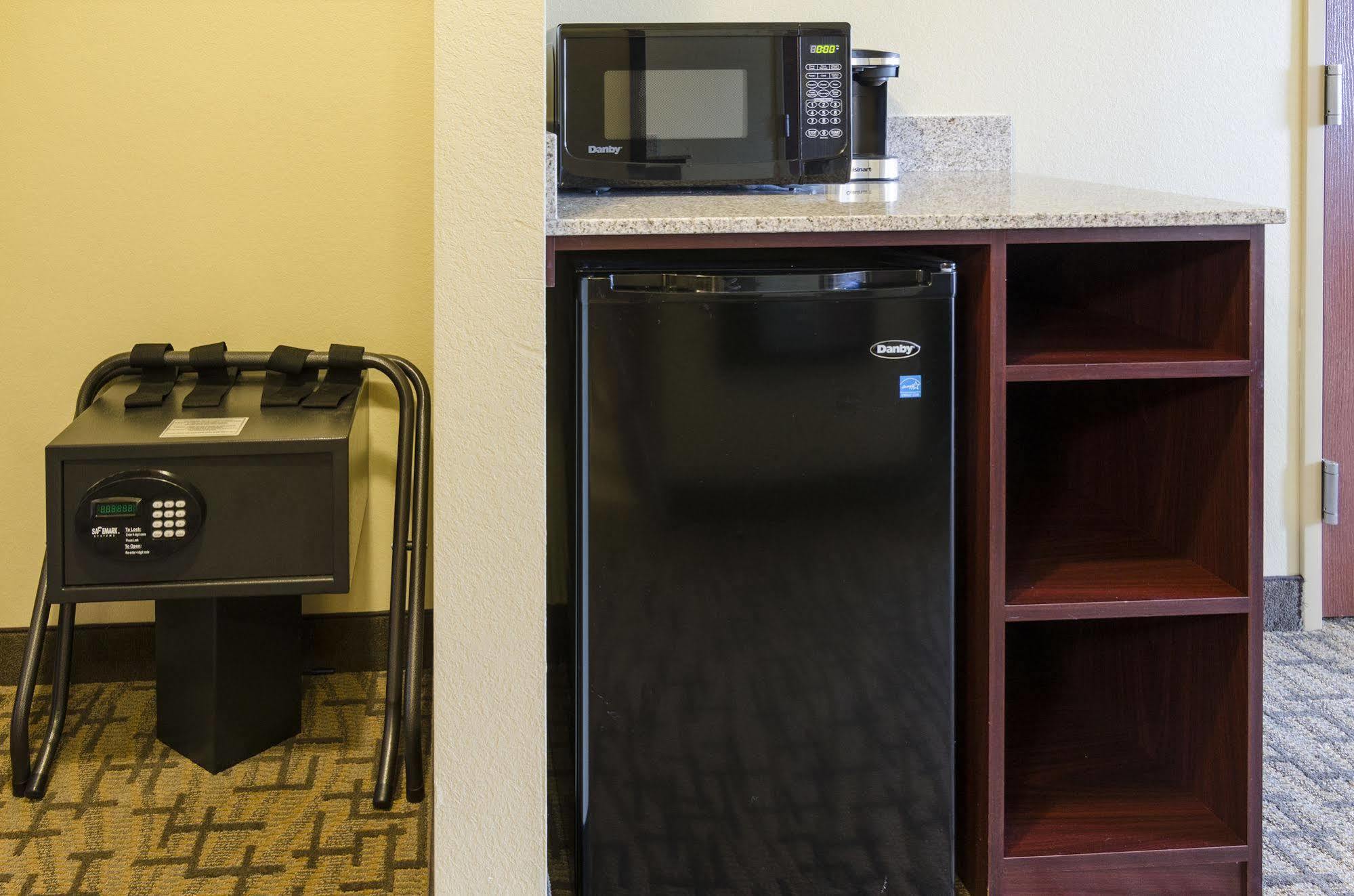 Cobblestone Inn & Suites - Oberlin ภายนอก รูปภาพ