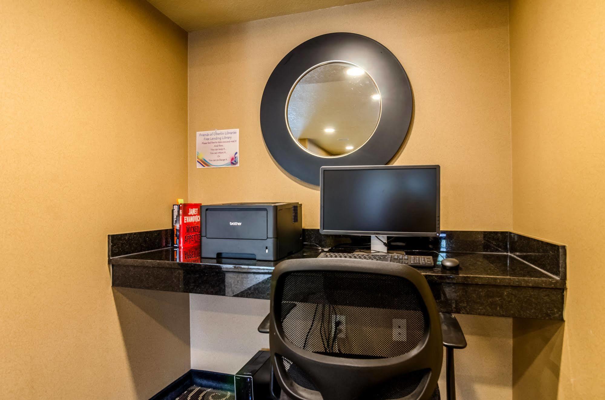 Cobblestone Inn & Suites - Oberlin ภายนอก รูปภาพ