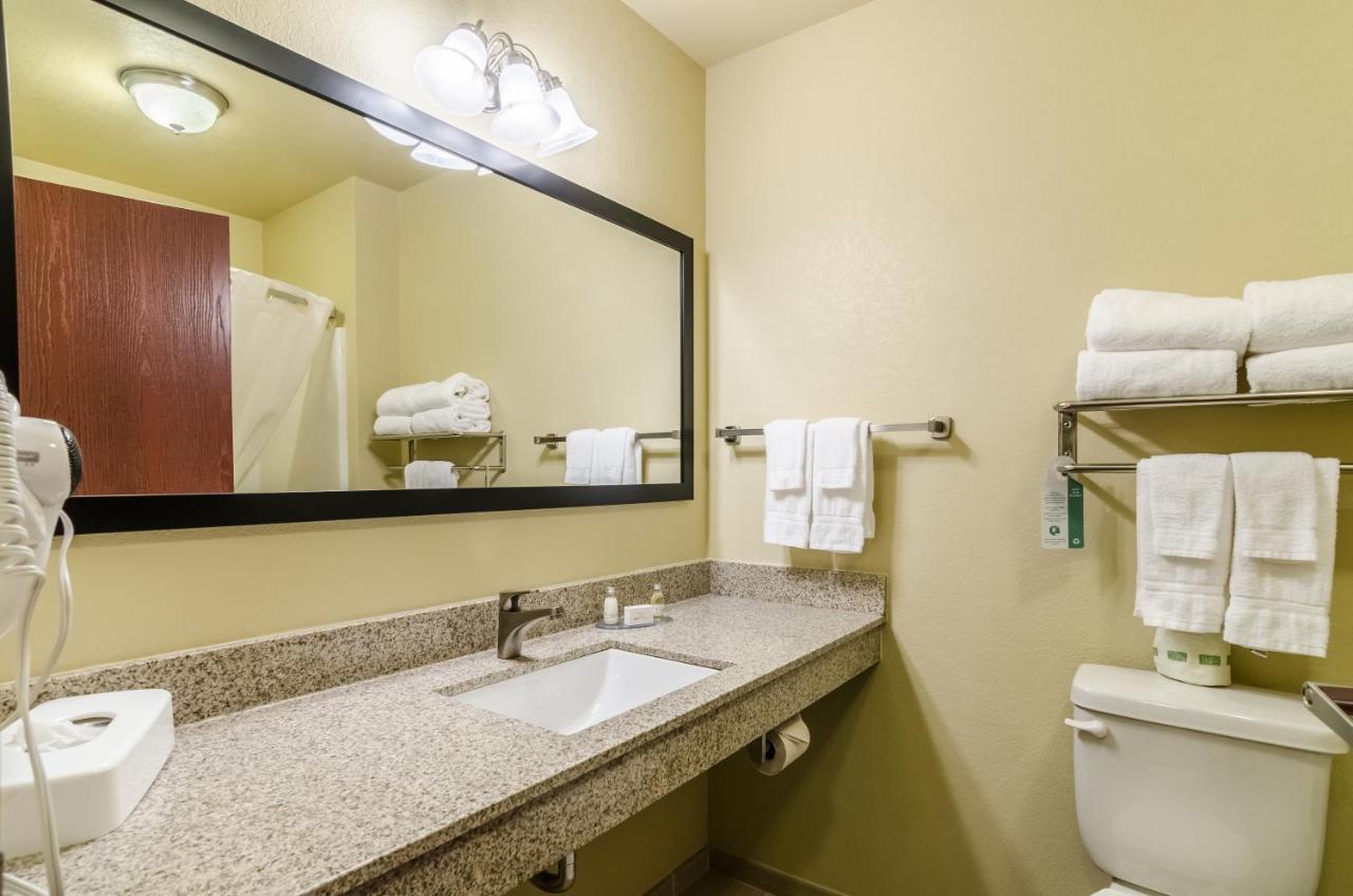 Cobblestone Inn & Suites - Oberlin ภายนอก รูปภาพ